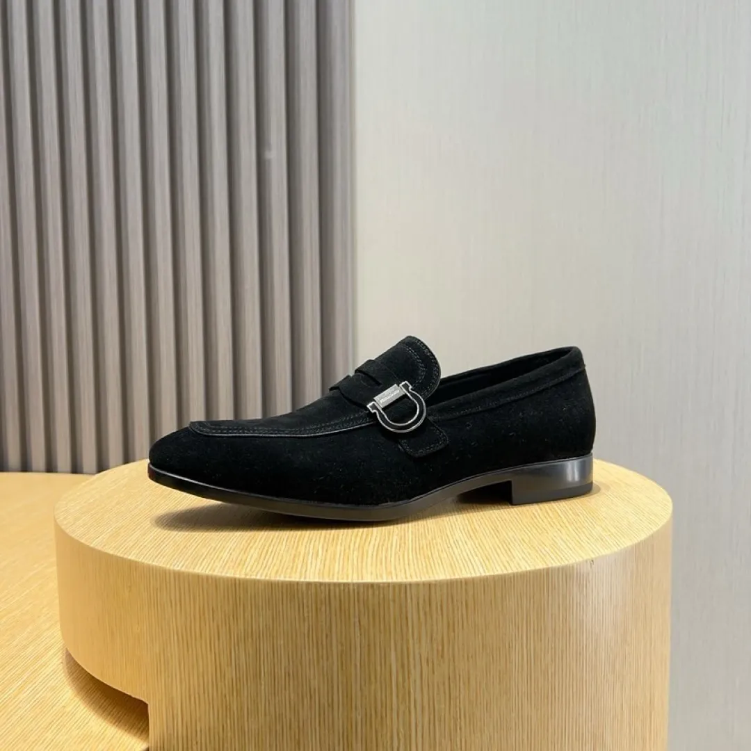 Men's Men's Shoes💰P640💰🔥《Ferragamo》👏Latest • High-end top brand luxury ~ purchasing agency, top quality ~. New fashionable business men's shoes🔜The uppers are made of original cashmere cowhide➕cowhide·lining, with fine workmanship. The original stylish and soft combination wear-resistant and non-slip outsole is light and comfortable on the feet. The real thing looks better in real life. Size: 38/44